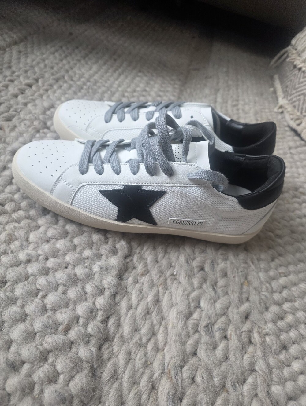 Golden Goose Size 43 10US Mens